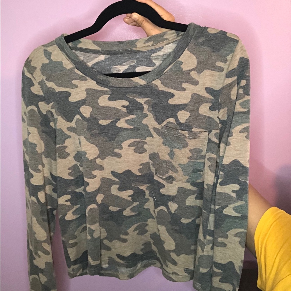 Camouflage Long-Sleeve Crop Top
